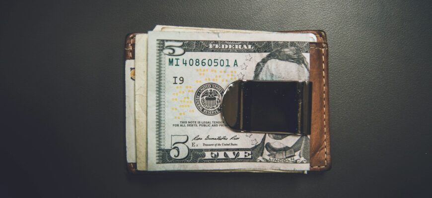 5 US dollar banknote